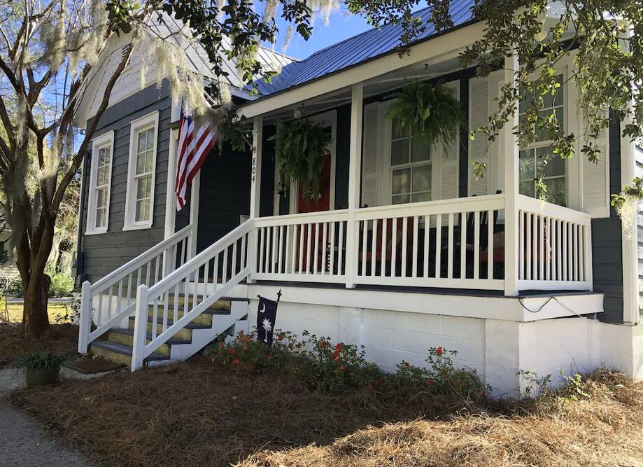Newly renovated historic cottage located...