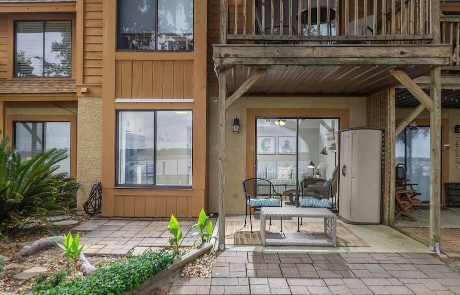 Charming Coastal... Vacation rental home in Beaufort, SC